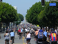 Культовый Wilshire CicLAvia.jpg