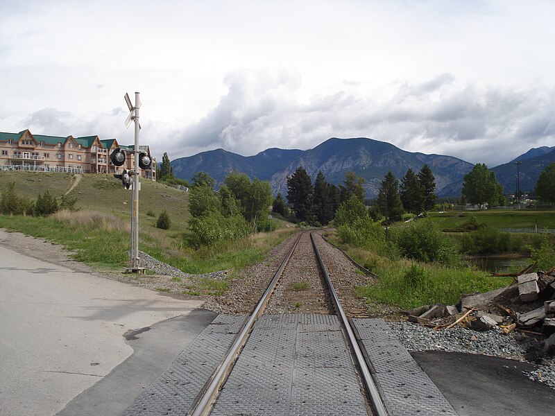 File:Invermere, BC (3) (6590528417).jpg