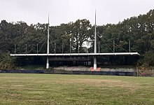 Die als baufällig begutachtete Haupttribüne im Jahnstadion (2020)