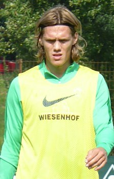Jannik-Vestergaard-Training-Bremen (cropped).jpg