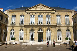 Jielbeaumadier hotel de brienne exterieur paris 2008.jpg