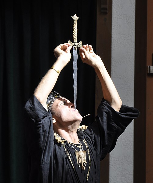 File:Johnny Fox performing at Maryland Renaissance Festival - 13.jpg