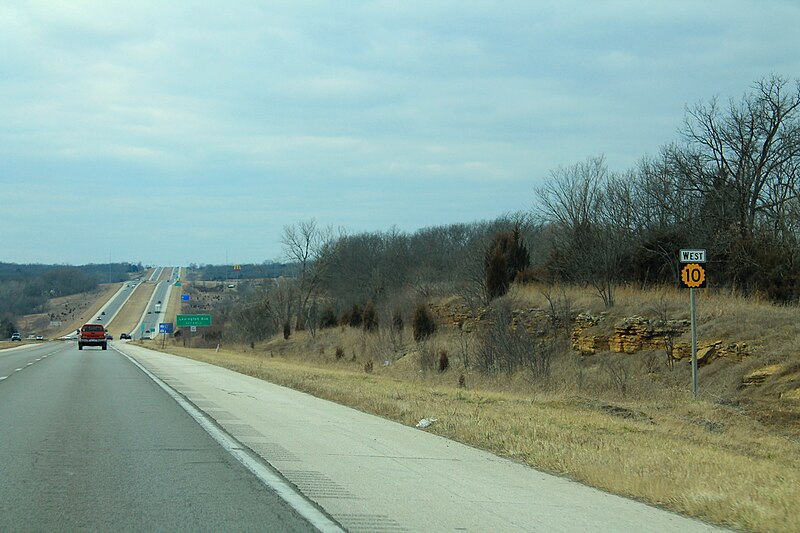 File:K-10 (Kansas highway) westbound.jpg