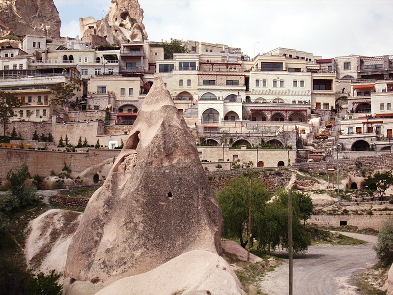 File:Kapadokya-ürgüp-göreme-zelve - panoramio - HALUK COMERTEL (11).jpg