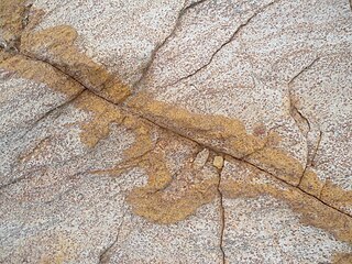 <span class="mw-page-title-main">Khondalite</span> Foliated metamorphic rock