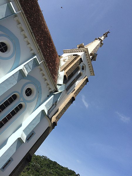 File:Kirche - panoramio (135).jpg