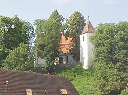 Kostel sv. Petra a Pavla v Záboří (okres Strakonice) od jihu.jpg