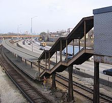 The abandoned platform at Kostner in March 2008 Kostner Blue Line.JPG