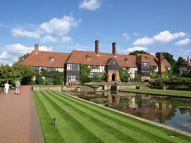 File:Laboratory at RHS Garden Wisley.jpg