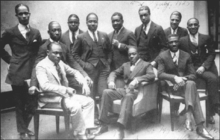 Garvin Bushell (debout, troisième à partir de la droite) avec Sam Wooding et son orchestre, 1925