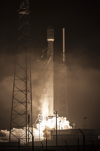 File:Launch of Falcon 9 carrying ABS-EUTELSAT (16075319384).jpg