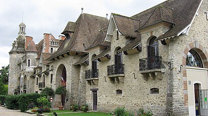 Comment aller à Château des Dames (le Châtelet en Brie) en transport en commun - A propos de cet endroit