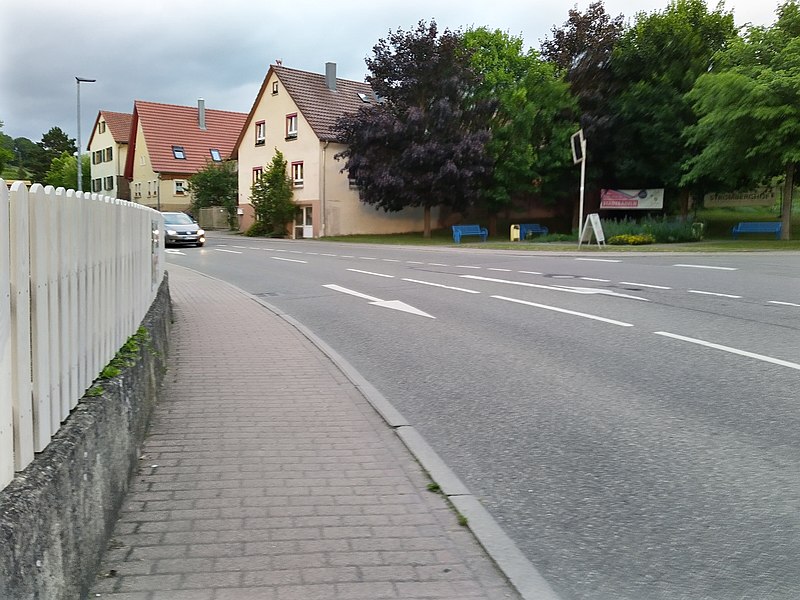 File:Leonbronner Straße in Zaberfeld 4.jpg