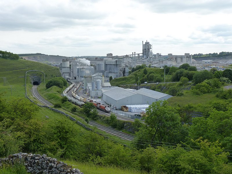 File:Lime workings at Tunstead Quarry - geograph.org.uk - 2486953.jpg