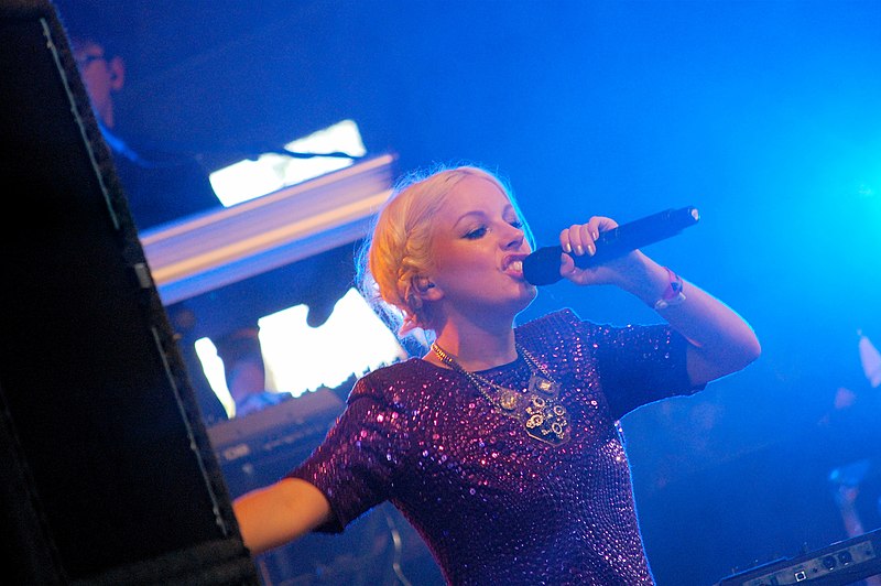 File:Little Boots - Arvika 2009 2.jpg