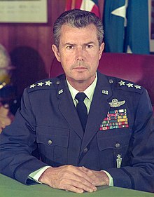 Gerald W Johnson hadnagy.jpg