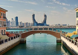 Panorama Lusail z ikonicznym osiedlem Lusail Marina w centrum.jpg