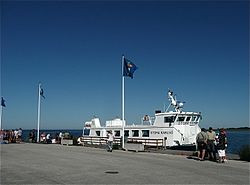 Klintehamn limanındaki Stora Karlsö'ye tekne