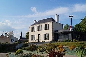 Mairie de Grand’Landes (vue 1, Éduarel, 8 mai 2017).jpg