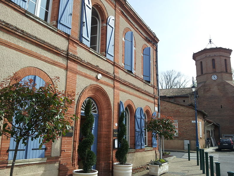 Fájl:Mairie et église de Lasserre (Haute Garonne).jpg