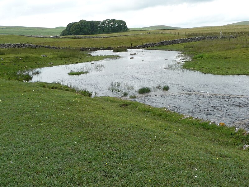 File:Malham Tarn 14.jpg