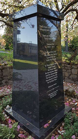 <span class="mw-page-title-main">Vietnam War Memorial (Milwaukie, Oregon)</span> War memorial in Milwaukie, Oregon, U.S.