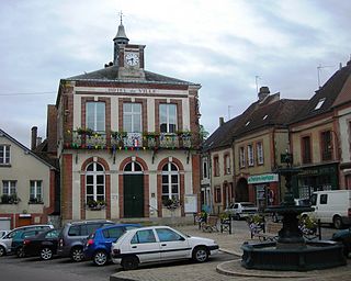 <span class="mw-page-title-main">Moulins-la-Marche</span> Commune in Normandy, France