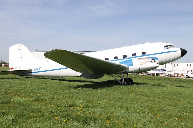 File:N81907 Douglas DC-3 (9142433174).jpg