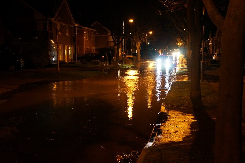 File:Ocean Boulevard, Victoria Dock Village, Hull - geograph.org.uk - 3769051.jpg