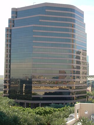 <span class="mw-page-title-main">Arizona Center</span> Shopping center and office complex in Phoenix, Arizona