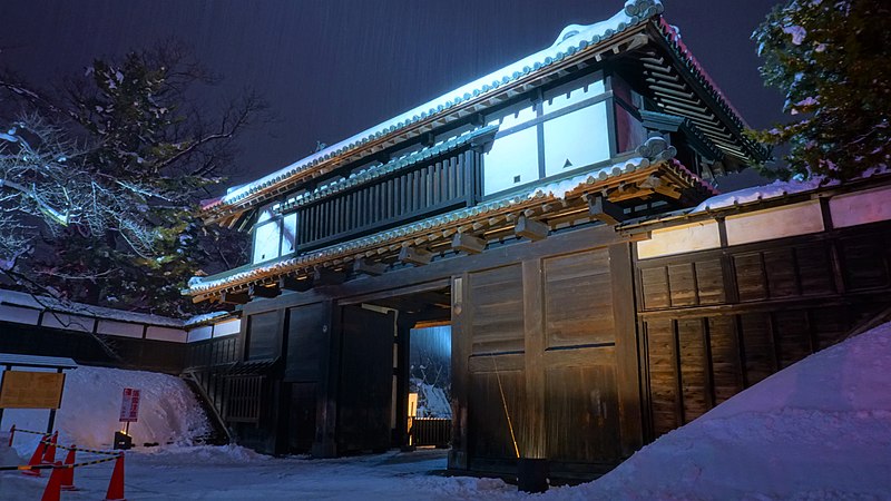 File:Otemon Gate, Hirosaki Castle at night.jpg