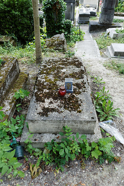 File:Père-Lachaise - Division 19 - Hay 01.jpg