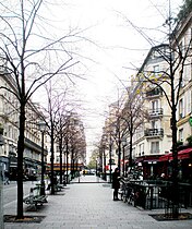 リヴォリ通りから見るサン＝マルタン通り (Rue Saint-Martin à hauteur de la rue de Rivoli.)