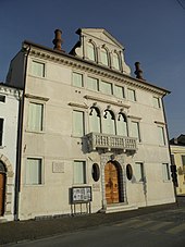 Palazzo del Vescovo, costruito per volere dei Benedettini, l'edificio rappresentava la sede amministrativa di Codigoro e Pomposa.