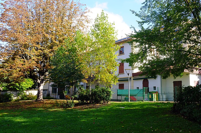 File:Parc-Popy-Lyon12.jpg