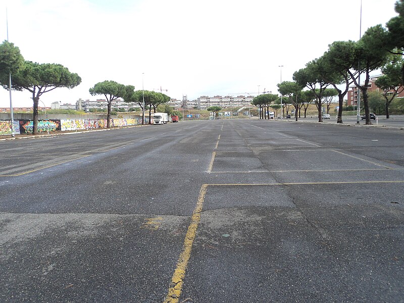 File:Piazzale Pino Pascali, Roma - panoramio.jpg