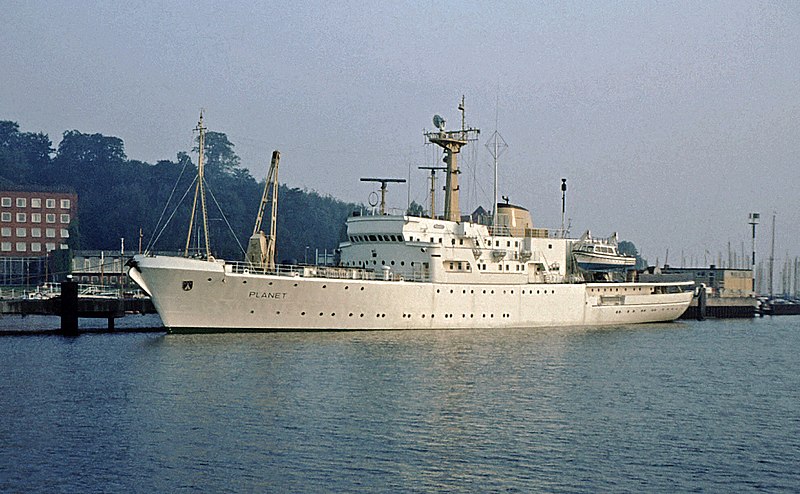 File:Planet IMO 6128941 S Kiel 08-1972.jpg