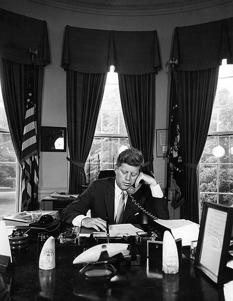 File:President Kennedy addresses AMVETS, 23 August 1962.jpg