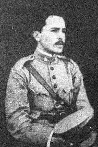 A young Prestes in military uniform