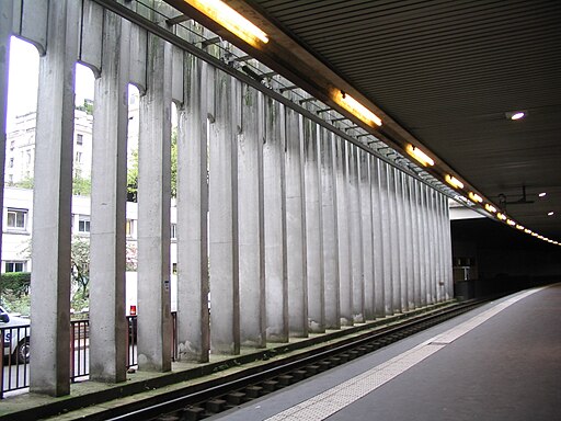 Quai du RER  Invalides