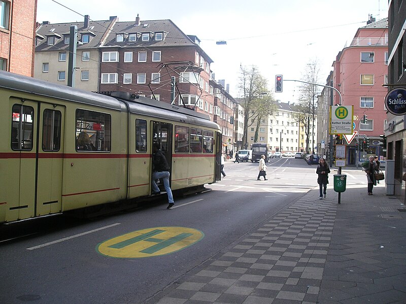 File:RBG 2964 on Rather Straße.JPG