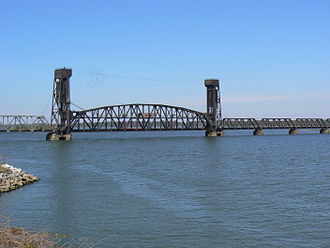 The bridge as seen from the east. RailBr6.jpg