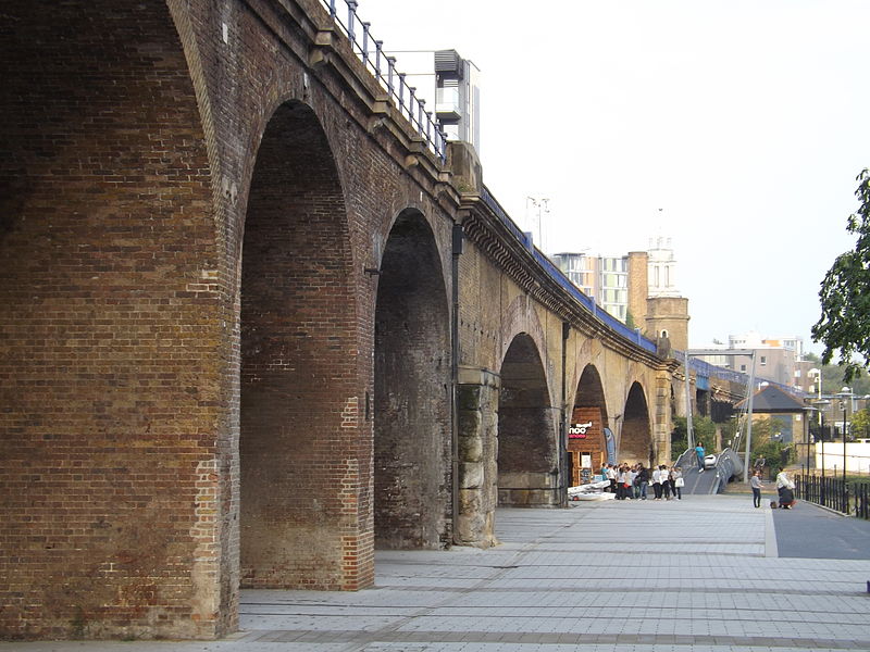 File:Railway viaduct west of Westferry station.JPG