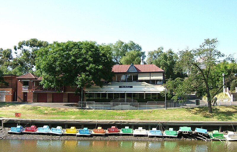 File:River Torrens polluted 8.jpg