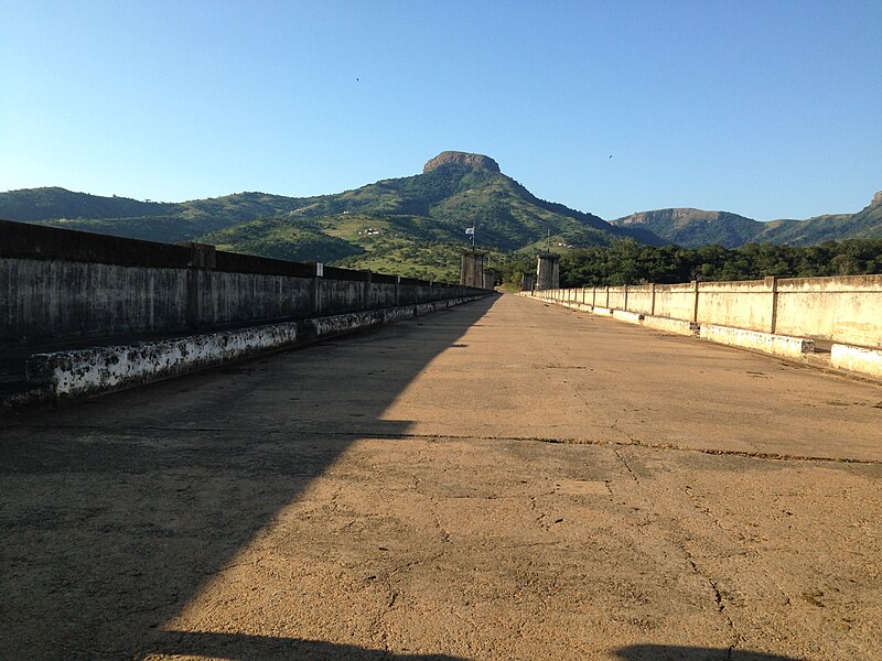 File:Road over Nagle Dam.JPG