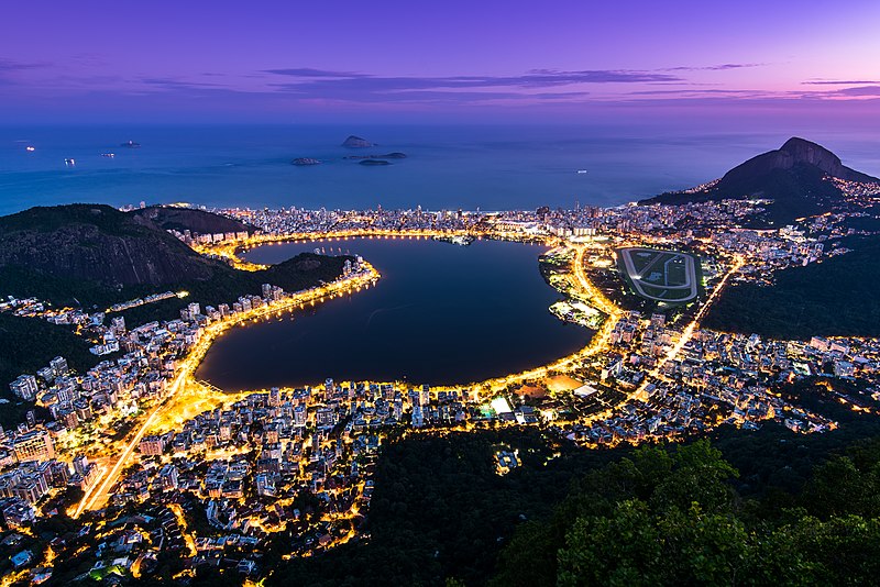 File:Rodrigo de Freitas Lagoon at Night.jpg