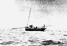 Bateau sardinier en pêche près de l'île de Sein vers 1904.
