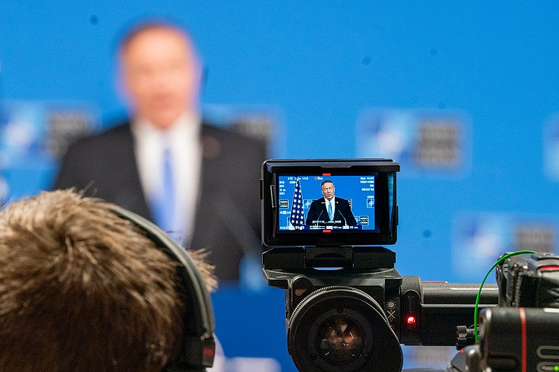 File:Secretary Pompeo Holds a Press Conference (49096694032).jpg