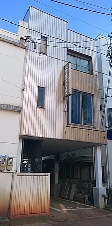 本社の建物外観