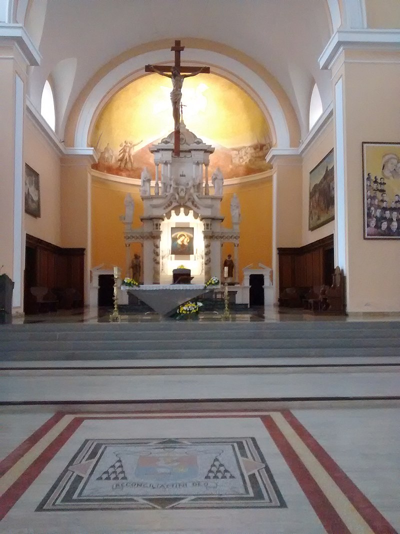 Catedral de ShkodÃ«r (interior) .jpg